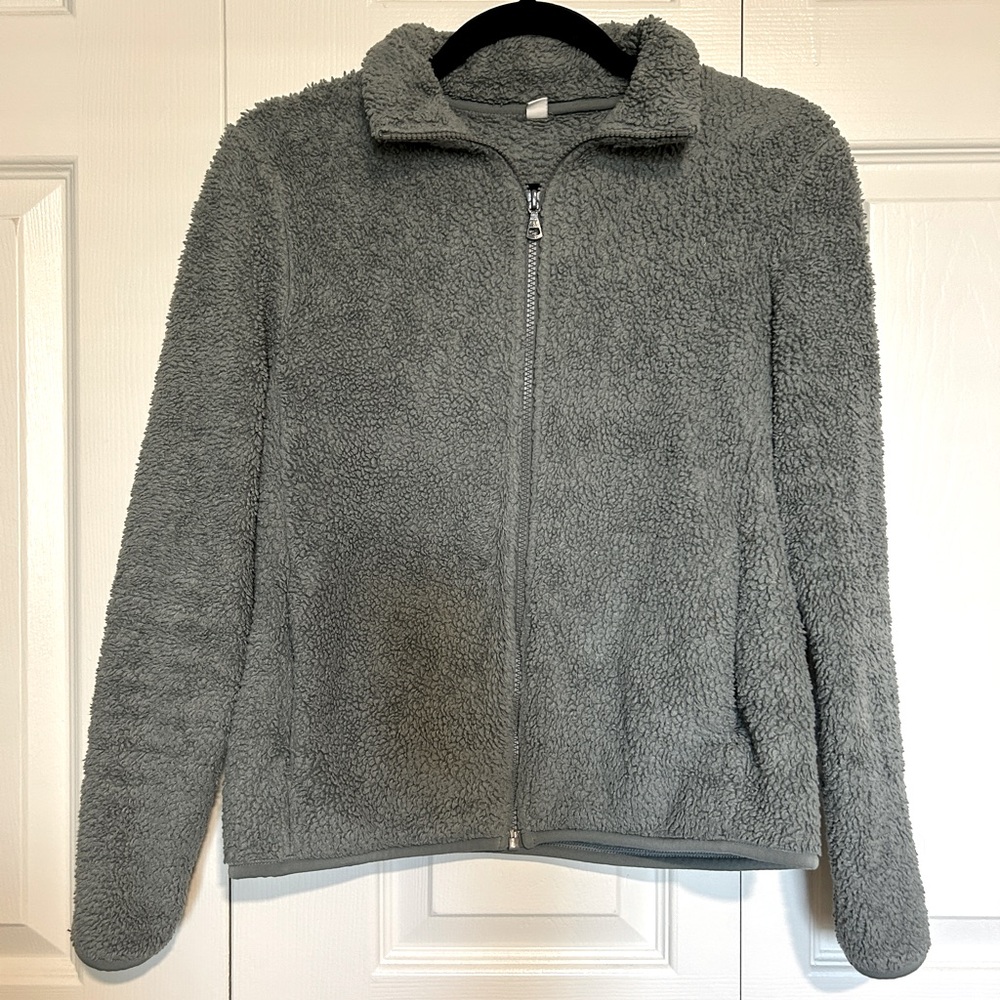 Uniqlo Women’s Fluffy Yarn Fleece Full-Zip Jacket Color- Dusty Blue Size Small